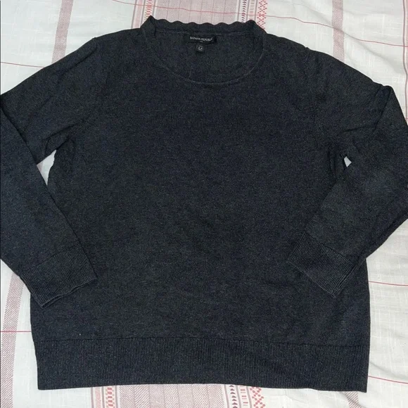 Banana Republic Scallop Sweater - LP - Picture 2 of 5